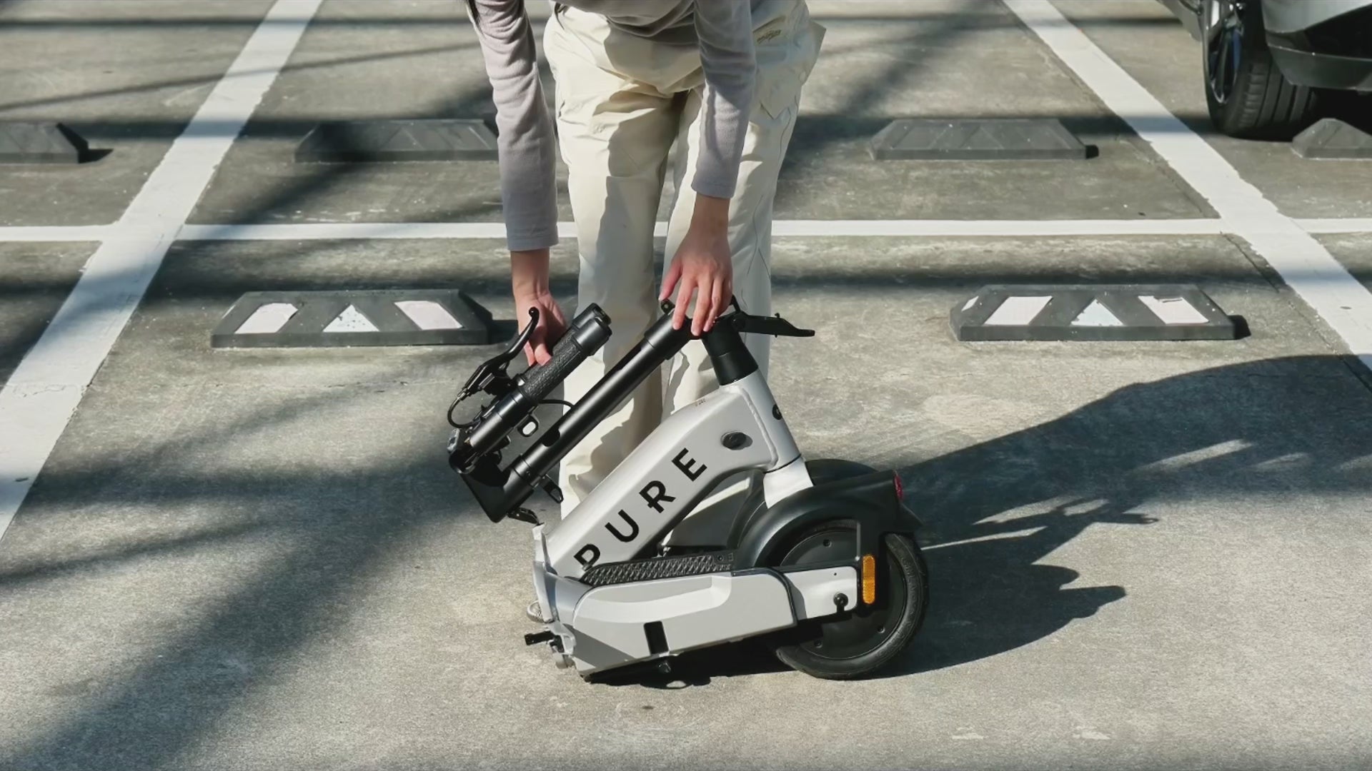 Naloži videoposnetek: 